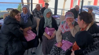 Huzurevi Sakinlerine Bayram Ziyareti: Kadınla Başlar Derneği Moral Verdi