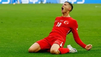 Mert Müldür'ün Kosova Maçı'nda Oynayıp Oynamayacağı Merak Ediliyor: Sakatlık, Ceza veya Yedeklik Mi?