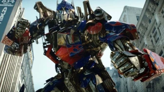 Transformers Filminin Konusu ve Oyuncu Kadrosu