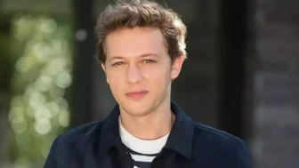 Uzak Şehir'e Beklenmedik Konuk: Alya'nın Komşusu Engin Şef Taşınıyor!