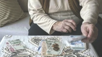 Nisan 2026 Emekli Promosyonlarında Rekor Ödemeler! En İyi Fırsatlar İçin Halkbank, Ziraat ve Vakıfbank'a Göz Atın!