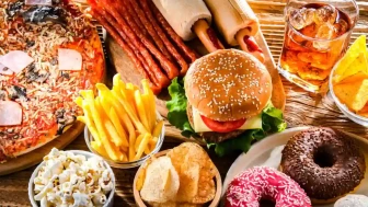 Günlük hayatta tükettiğimiz en zararlı yiyecekler hangileri olabilir?