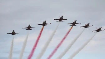 Adrenalin Heyecanı Zirveye Taşıyor: SOLOTÜRK'ten Unutulmaz Bir Gösteri Uçuşu!