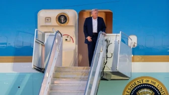 Trump'tan uçakta İran'a yeni tehdit