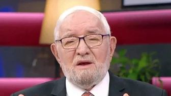 Necmettin Nursaçan Kimdir? Ünlü İlahiyatçının Hayat Hikayesi