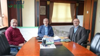 Rize'de Mersin Balığı Üzerine Görüşmeler: Başkan Rahmi Metin Bilgi Topladı