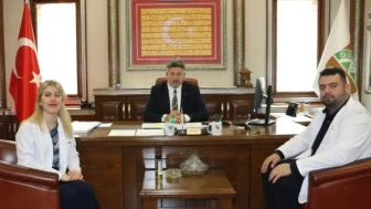 Güneysu'da Kanser Haftası Etkinliklerine Katkı: Sağlık Çalışanlarından Başkan Özer'e Minnet Dolu Ziyaret