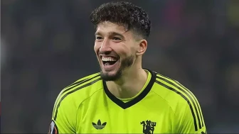 Altay Bayındır Türkiye’ye Dönebilir: Trabzonspor Ve Beşiktaş Devrede