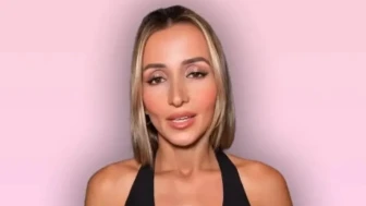 Hadise’ye Sesiyle Benzeyen Özge Çeçen Kimdir?