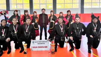 RTEÜ Halk Dansları Takımı Tarih Yazdı: İki Şampiyonluk Birden Kazandı!