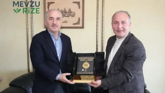 Arhavi Belediye Başkanı Turgay Ataselim, Rize Belediye Başkanı Rahmi Metin'i Ziyaret Etti