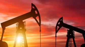 İran ve ABD Arasındaki Gerilim Tırmandı, Petrol Fiyatları Zirveye Çıktı