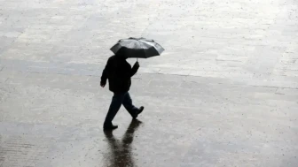 Meteoroloji'den kritik uyarı : Sıcaklık artacak , kuvvetli yağış vuracak