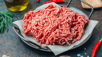 Köftede Lezzeti Yok Eden Kritik Hata: Kıymaya Eklenmemesi Gereken Malzeme!