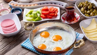 Yıllarca Yanlış Bilgilerle Yumurtayı Pişirdik: Tüm Protein Değeri Kayboluyor!