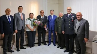 Bayburt'ta şehit ailesi ve gaziye bayram ziyareti