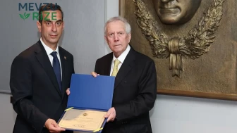 Fenerbahçe'de Yeni Bir Dönem: Aziz Yıldırım, Mazbatasını Alarak Göreve Resmen Başladı!