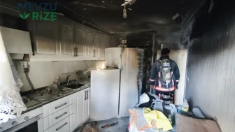 Namaz sırasında çıkan yangını fark eden bir kişi, eşini ve komşularını kurtararak cesaretle örnek oldu!