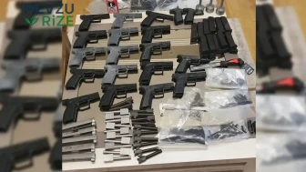 İzmir'de düzenlenen operasyonla gözaltına alınan 10 şüpheli cezaevine gönderildi