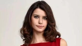 Beren Saat'ten Beklenmedik Adım: Müzik Kariyerine Giriş Yapıyor!