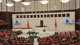 TBMM'de Muhalefetin Önerileri Reddedildi: Öğretmenler, Çocuk Bakımı, Yenilenebilir Enerji ve NATO Tedbirleri Dikkate Alınmadı
