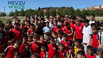 Cengiz Ünder yıllar sonra başladığı yere döndü: Memleketinde gençlerle buluştu