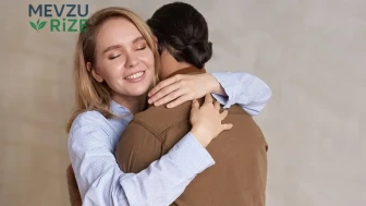 Sarılmak gerçekten özlemi azaltıyor mu" Bilim yanıtladı