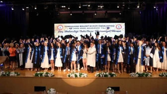 BEUN Diş Hekimliği Fakültesi'nde Coşkulu Mezuniyet Töreni: 106 Yeni Diş Hekimi Mesleğe Adım Attı! - Karabük Postası