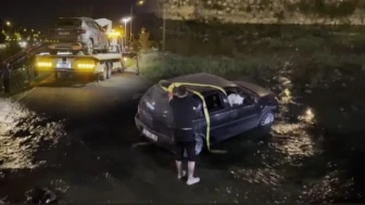 Bursa'da Zincirleme Trafik Kazası: Araçlar Dereye Yuvarlandı, Vatandaşlar Endişe İçinde!