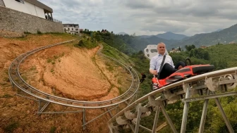 Karadeniz'de Adrenalin Tutkunları için Yeni Bir Cennet: Uzunluğu ile Göz Dolduran Dağ Kızağı 25 Dönümlük Alanda Hizmete Açıldı!