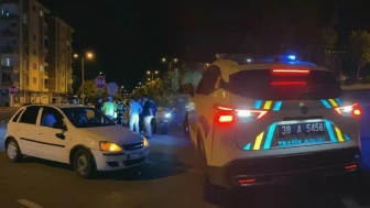 Kayseri'de Motosiklet ve Otomobil Çarpıştı: İki Yaralıdan Biri Ağır Yaralandı