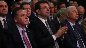 Muhittin Böcek'ten Ekrem İmamoğlu'na Yönelik Çarpıcı İtiraf: Adaylık İçin Havala Sistemiyle Rüşvet İddiası!