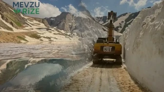 Hakkari'de Temmuz Ayında Hala Karlı Zemin Mücadelesi Devam Ediyor!