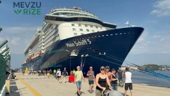 Bodrum’a kruvaziyer akını, iki dev gemiyle binlerce turist geldi