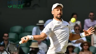 Novak Djokovic, Wimbledon'da Yarı Finale Çıkarak Bir Adım Daha İleri Gitti!