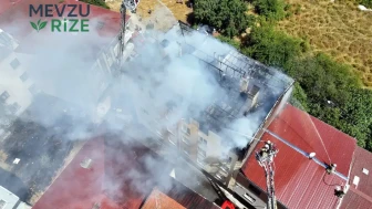 Avcılar'da çatı yangını! İki daire küle döndü
