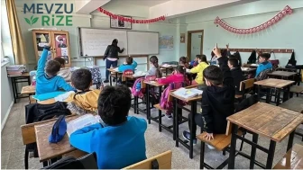 Öğrenciler İçin Siyaset Yasak: Eğitimciye Disiplin Cezası Uygulandı