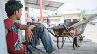 Çocuk Emekleri: Toplumun Dışında Kalan Bir Gerçeklik