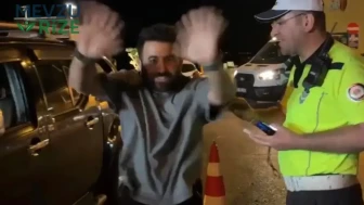Trafik Denetiminde Alkol Testi Geçen Sürücü Sevinç İçinde Dans Etti!
