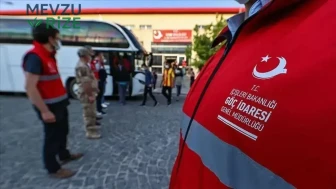 Edirne ve Kırklareli'de gerçekleştirilen operasyonla 14 düzensiz göçmen ülkesine geri gönderildi.