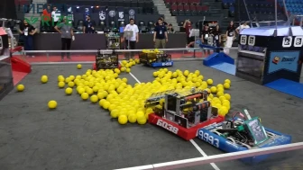 Lise Öğrencileri, Uluslararası Robotik Yarışmasında Rekabet İçin Hazırlanıyor!