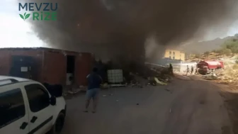 Balıkesir Sındırgı'da işçi konteynerlerinde yangın: İtfaiye ve orman ekipleri müdahale etti