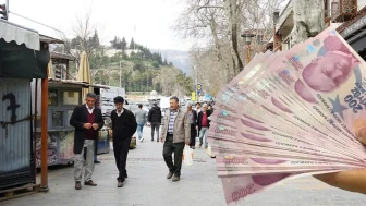 SGK Açıkladı: Emekli Zam Farkı Ödemeleri 24 Temmuz'da Hesaplara Yatacak! Kimler Alacak?