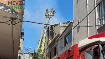 Avcılar'da 4 katlı binada yangın
