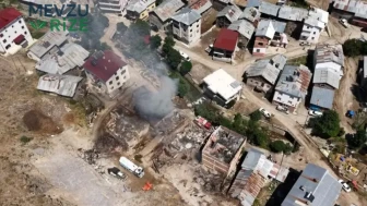 Bayburt'ta Meydana Gelen Yangının Ardından Zarar Gören 5 Ev ve 3 Samanlık Havadan Görüntülendi!