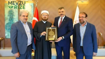Bakan Çiftçi, Dünya Müslüman Alimler Birliği Başkanı Karadaği ile bir araya geldi