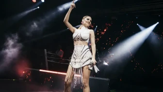 Derya Uluğ, Kıbrıs Konseri Öncesi Harbiye'yi ve Nişan Hikayesini Anlattı!