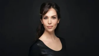 Esra Ronabar kimdir? Kaç yaşında, evli mi, hangi dizilerde oynadı?