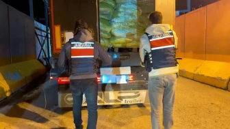 İhbar Sonrası Yapılan Takipte, TIR'da Kilolarca Uyuşturucu Ele Geçirildi!