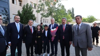 Ticaret Bakanı Ömer Bolat, Şırnak'ta Valilik Ziyaretiyle Yatırım ve Sınır Ticareti Üzerine Görüşmelerde Bulundu